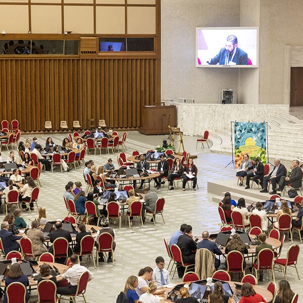 Synod office provides guidelines to help local churches, bishops implement synodality