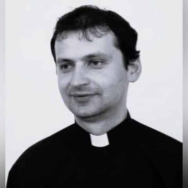 Father Robert Wojsław dies at 52