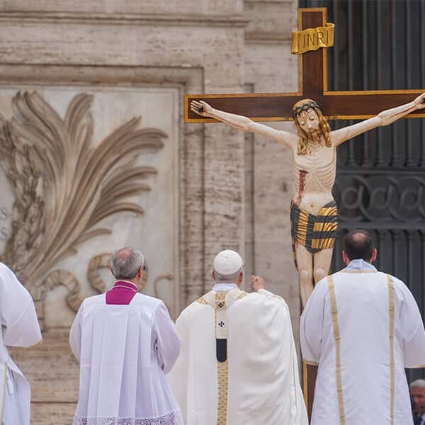 Question Corner: Can we bring the Precious Blood to the sick?