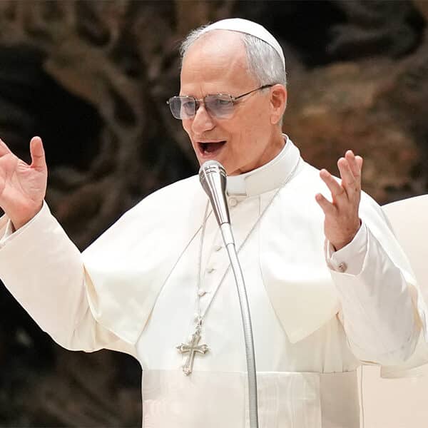 Hope is knowing God is always ready to forgive, pope says at audience