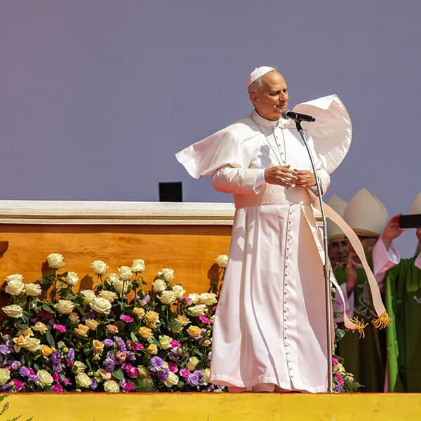 Don’t settle for less; God is waiting to transform your life, pope tells youth