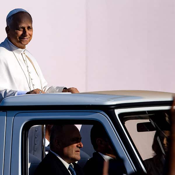 Pope visits teen who fell ill during Jubilee of Youth, prays with family