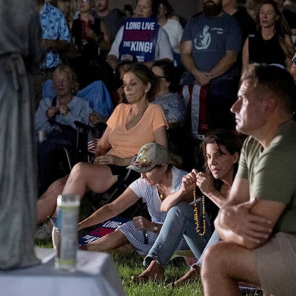Arizona Catholics hold rosary vigil for Charlie Kirk