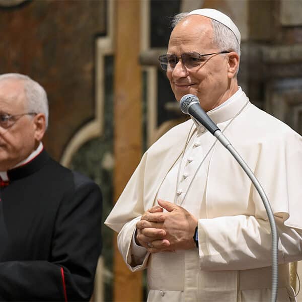 Pope says true charity lovingly offers help, expects nothing in return