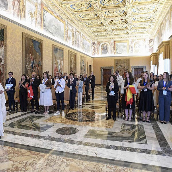 Peace comes from dialogue, not ‘walls and barbed wire,’ pope says