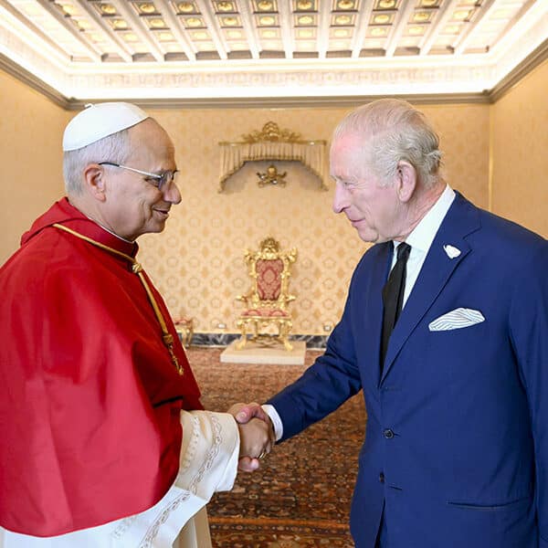 Pope, British king share historic prayer in Sistine Chapel