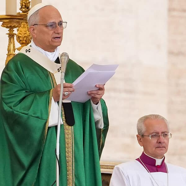 Pope condemns ‘rise of antisemitic hatred,’ Manchester synagogue attack