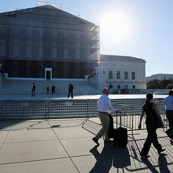 Supreme Court begins fall term amid split in public opinion on its work