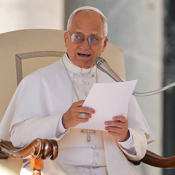 Missionaries transform world by transforming lives, pope says