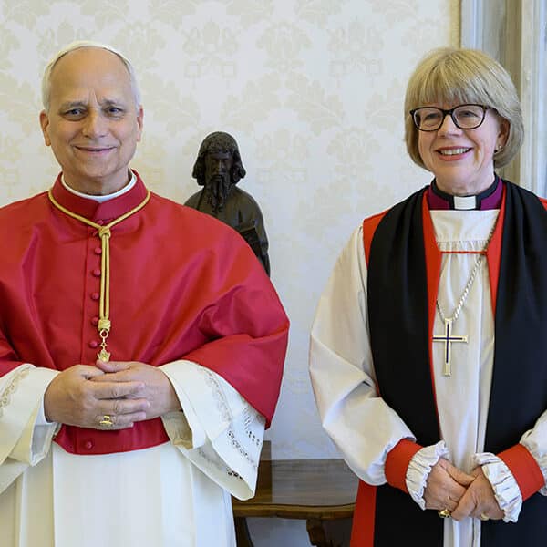 Anglicans, Catholics must work to overcome differences, pope tells archbishop of Canterbury