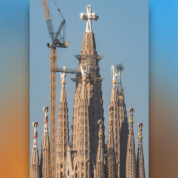 Radio Interview: Learn more about Sagrada Familia Basilica 