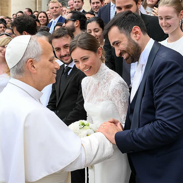 Liturgical rites and symbols reveal God’s presence, Pope Leo says