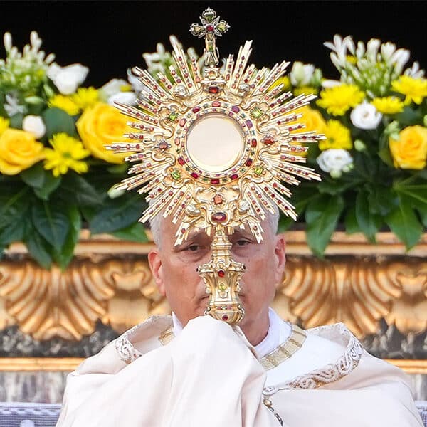 Leo: Keep beautiful witness of Corpus Christi processions alive
