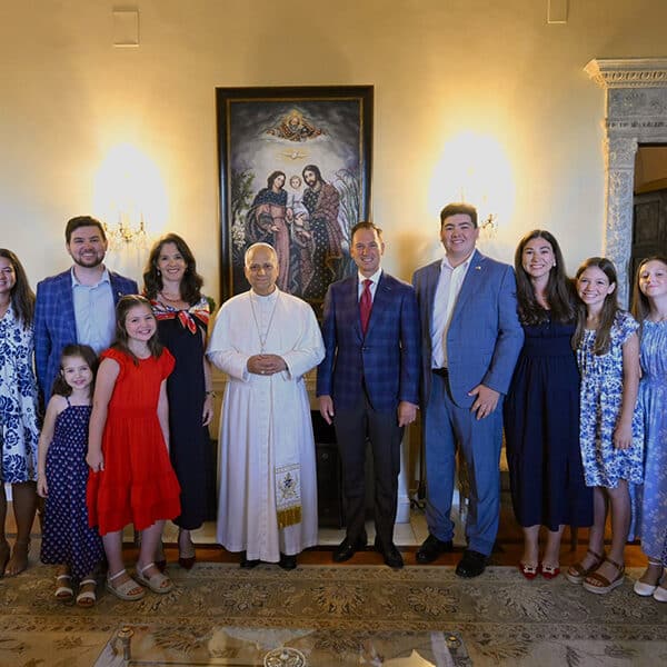 Pope visits U.S. embassy July 4 for discussion on peace and freedom, with a side of apple pie