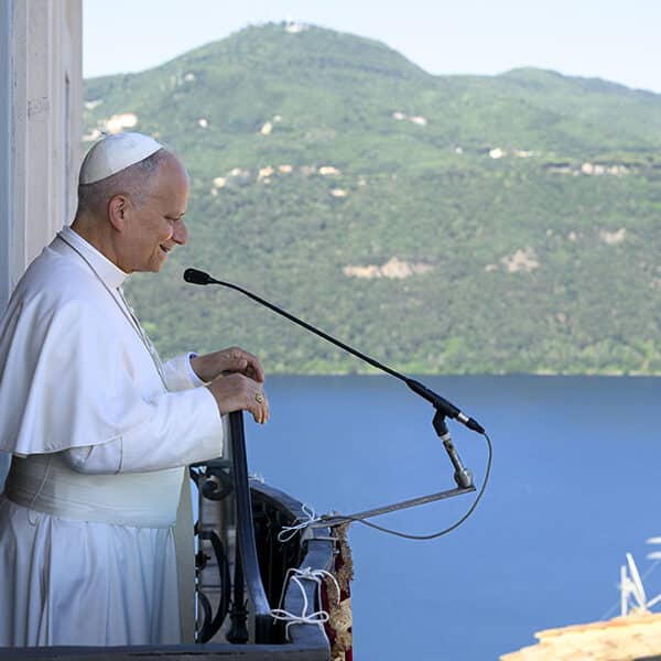 Pope Leo starts his summer break at Castel Gandolfo with cheerful welcome
